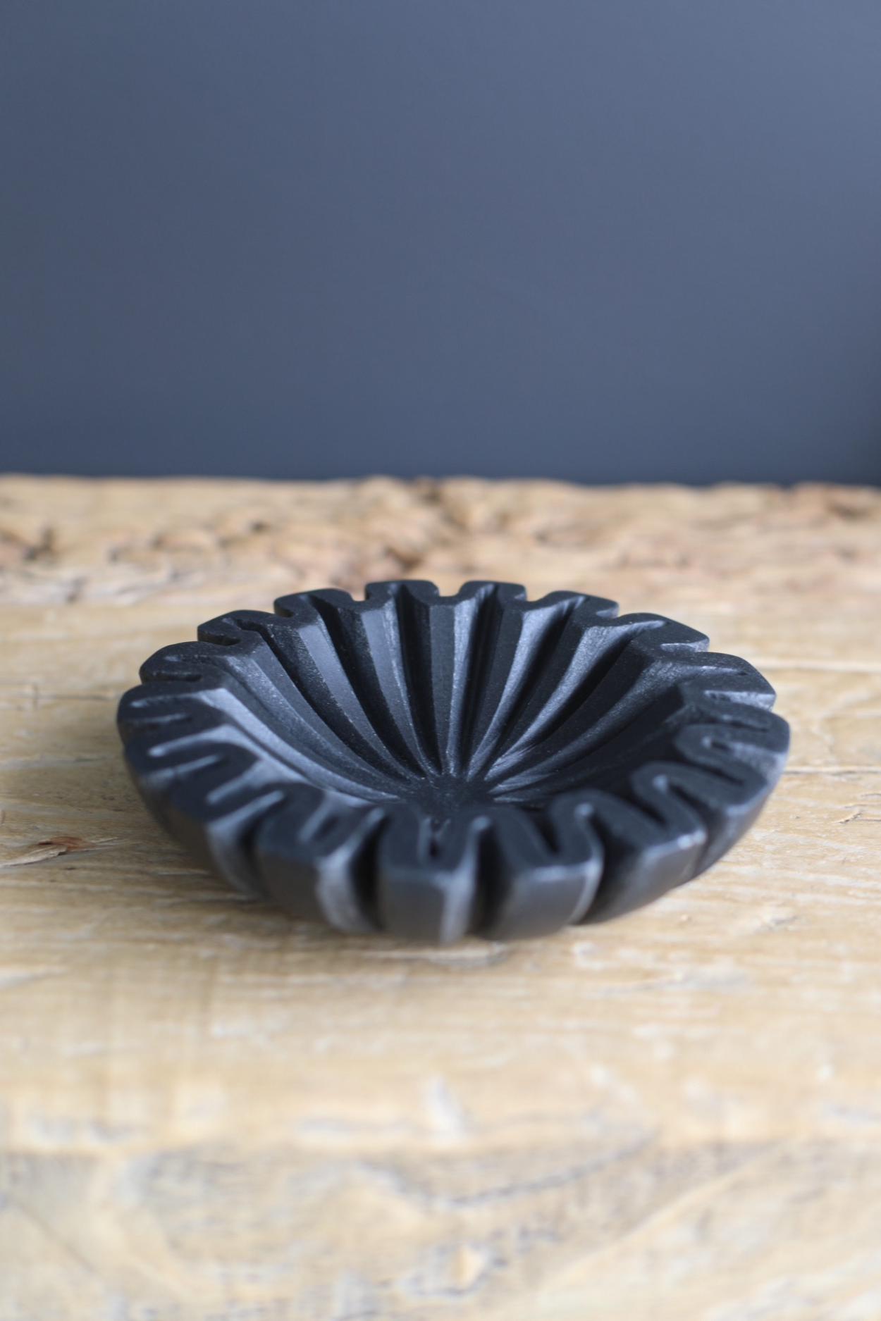 Marble Fluted Scalloped Bowl Black